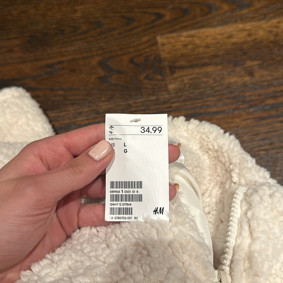 Fluffy Sweater - Picture 3 of 3